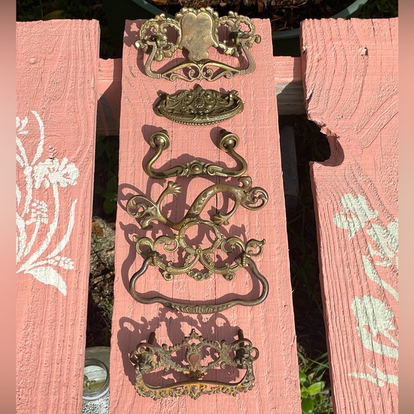 Set Of 6 Vintage Cast Iron Drawer Pulls. Variety Set. - Picture 5 of 15